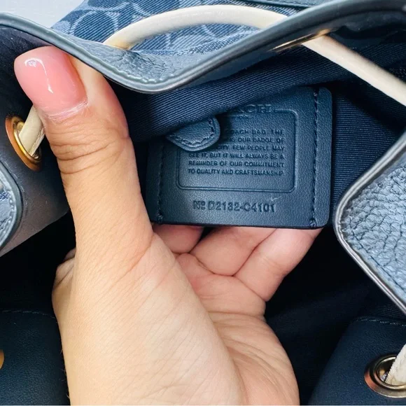 Coach denim bucket bag! EUC!! Like new - Picture 6 of 7